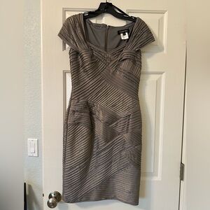 Tadashi Shoji Pleated Sheath Shadow Metallic Cocktail Dress size Small